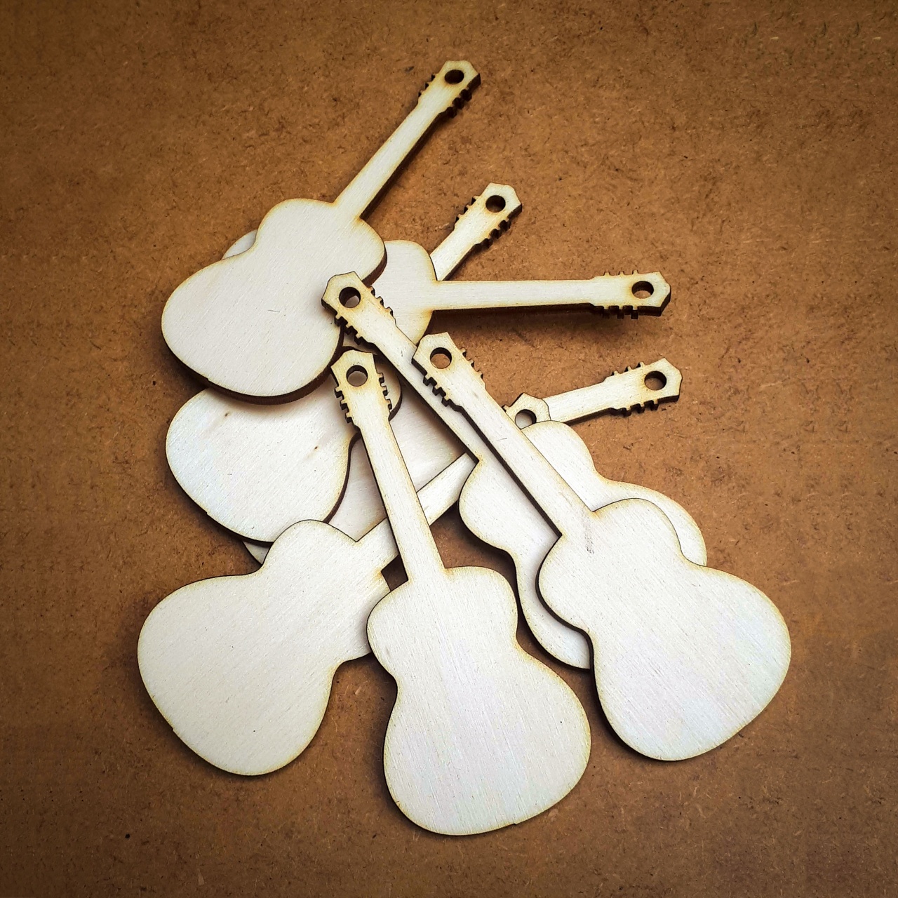 Inimi gravate pentru cocarde, 4,5×4 cm, placaj
