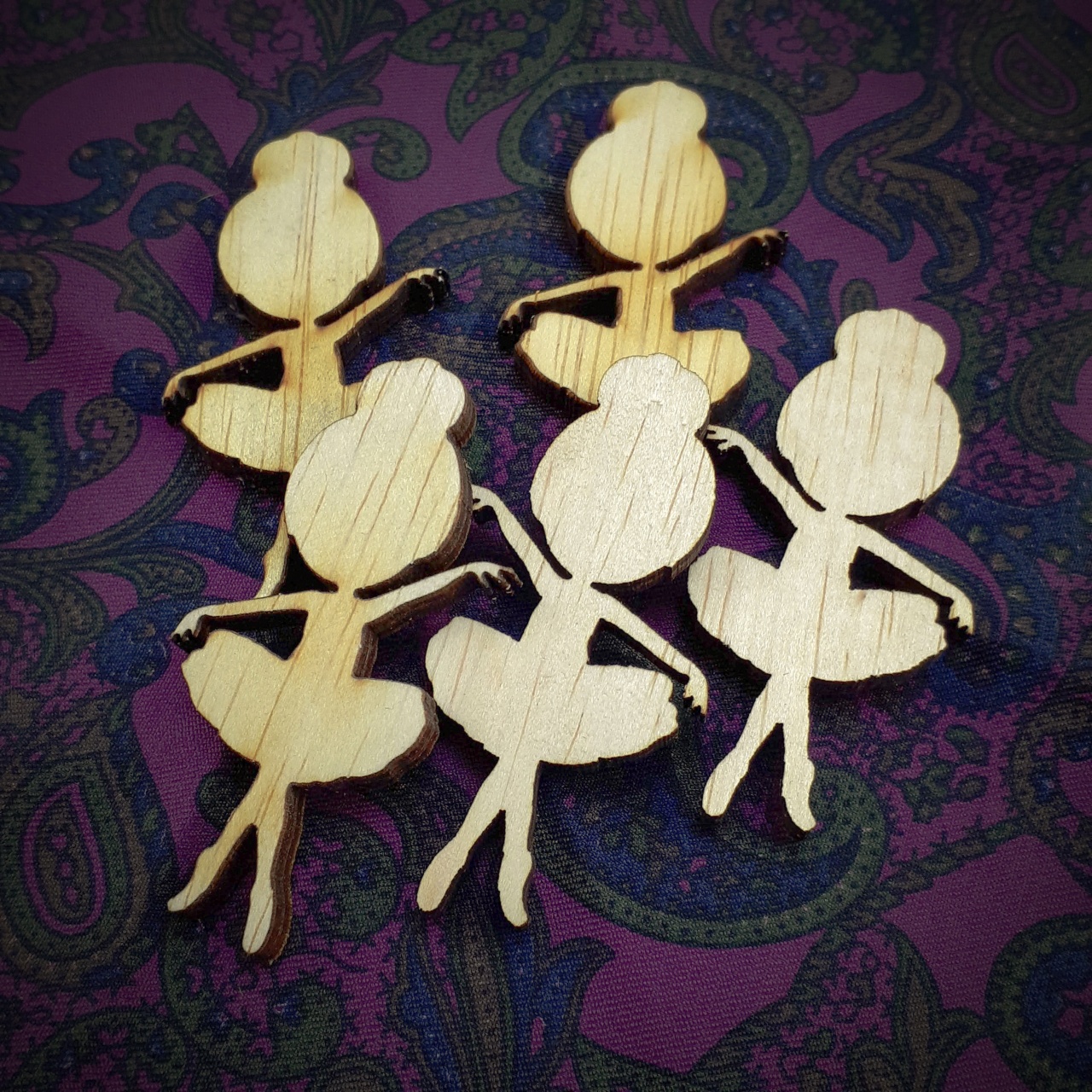 Înger cu trompetă, 2,6×3 cm, lemn HDF alb