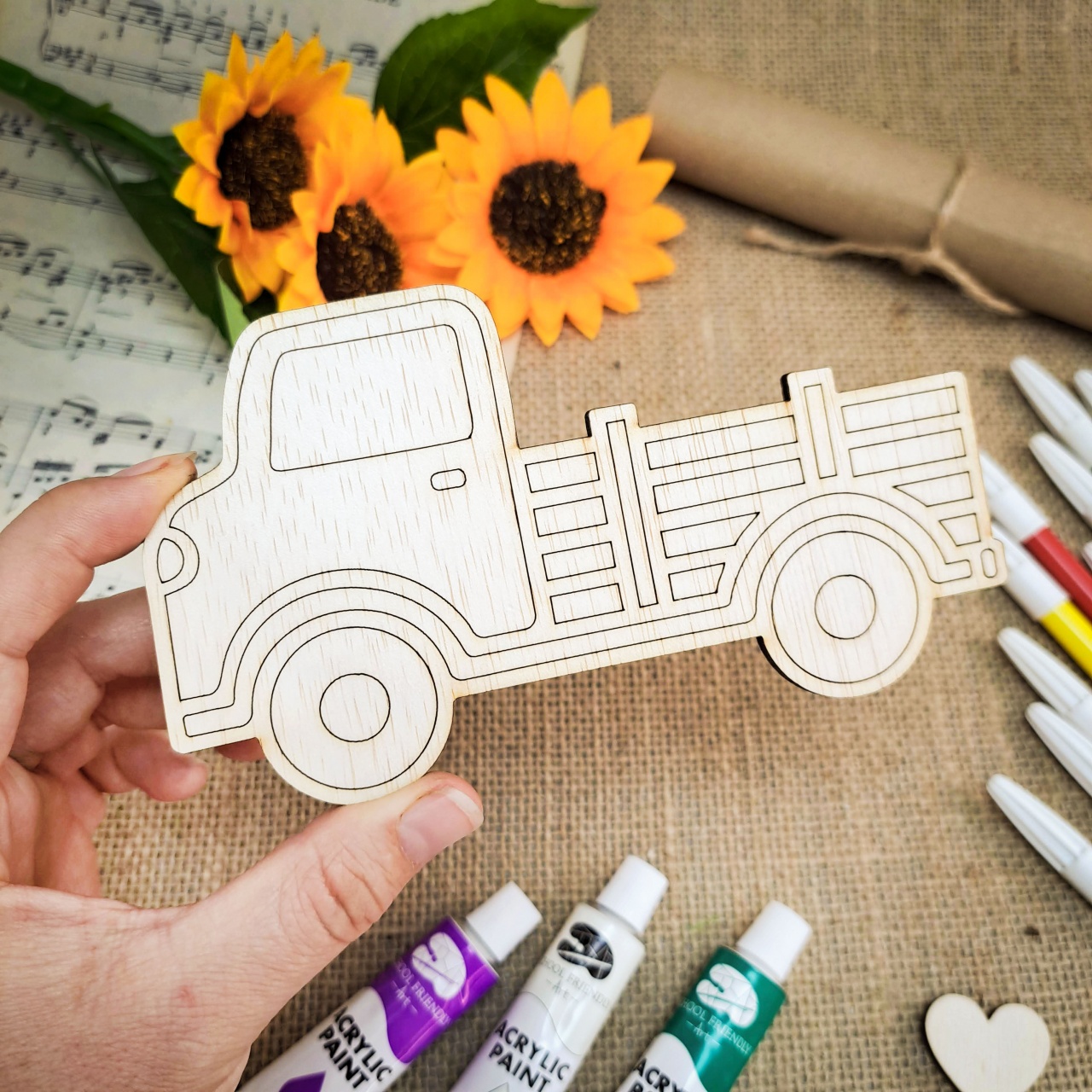 Camionetă, 8×4,5 cm, placaj lemn
