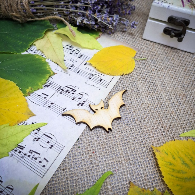 Liliac halloween, 7×3,5 cm, placaj lemn :: 7 cm