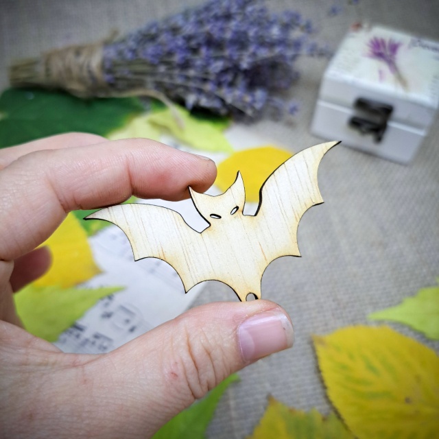 Liliac halloween, 7×3,5 cm, placaj lemn :: 7 cm