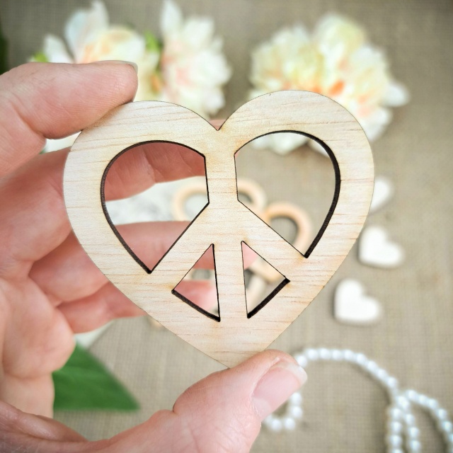 Simbol iubire și pace, 5,5×5 cm, placaj :: 5 cm