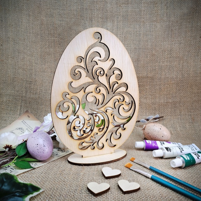 Ornament ou cu elemente florale și bază, 16×22 cm, placaj