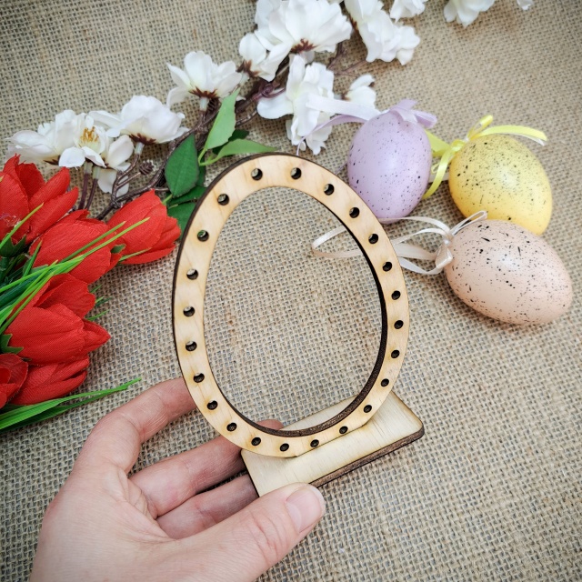 Ou cu ramă perforată și bază, 12×8,7×3,5 cm, placaj