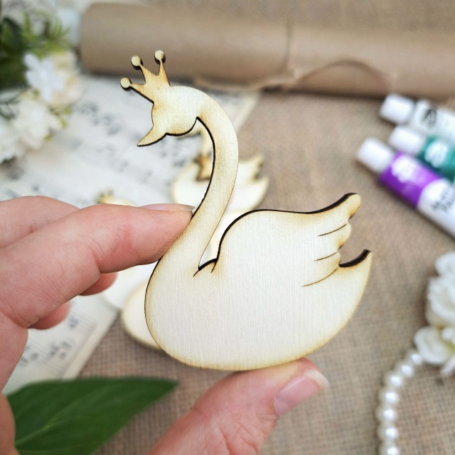 Lebădă cu coroniță, 5,2×7 cm, placaj lemn :: 7 cm