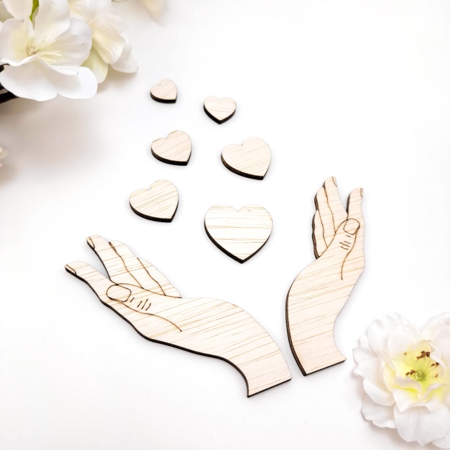 Palme împreunate gest de oferire cu 6 inimi, 15×9 cm, placaj :: 15 cm