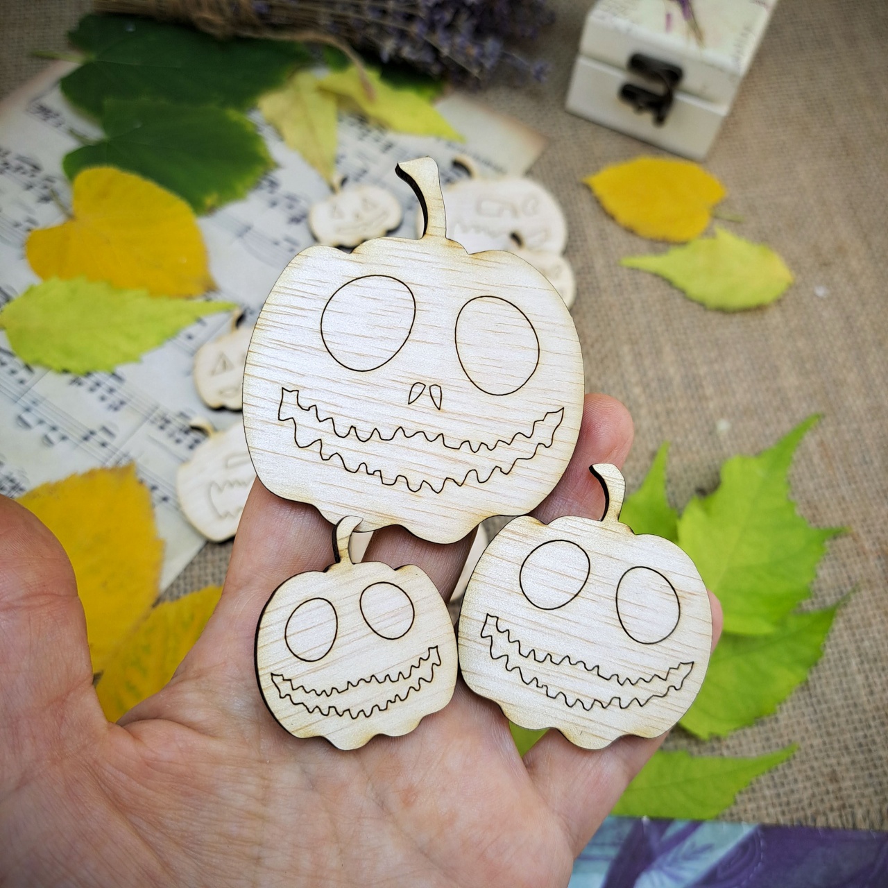 Set 12 dovlecei halloween, ~3,5-7 cm, placaj lemn