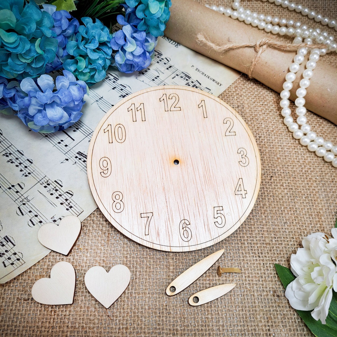 Ceas cu arătătoare și cifre pirogravate, Ø13 cm, placaj lemn natur