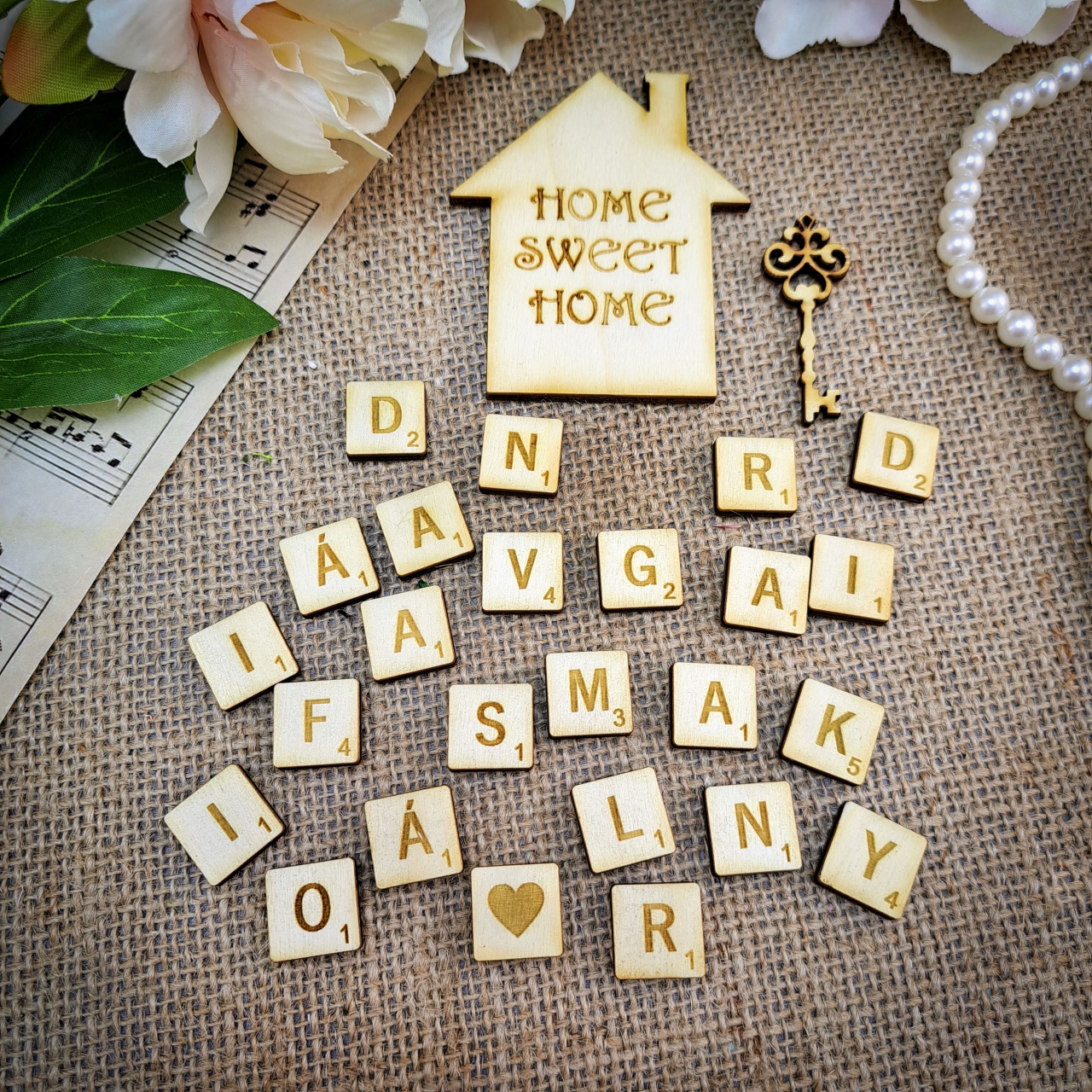 Scrabble, 4×4×0,4 cm, placaj lemn, 1 buc :: 4 cm