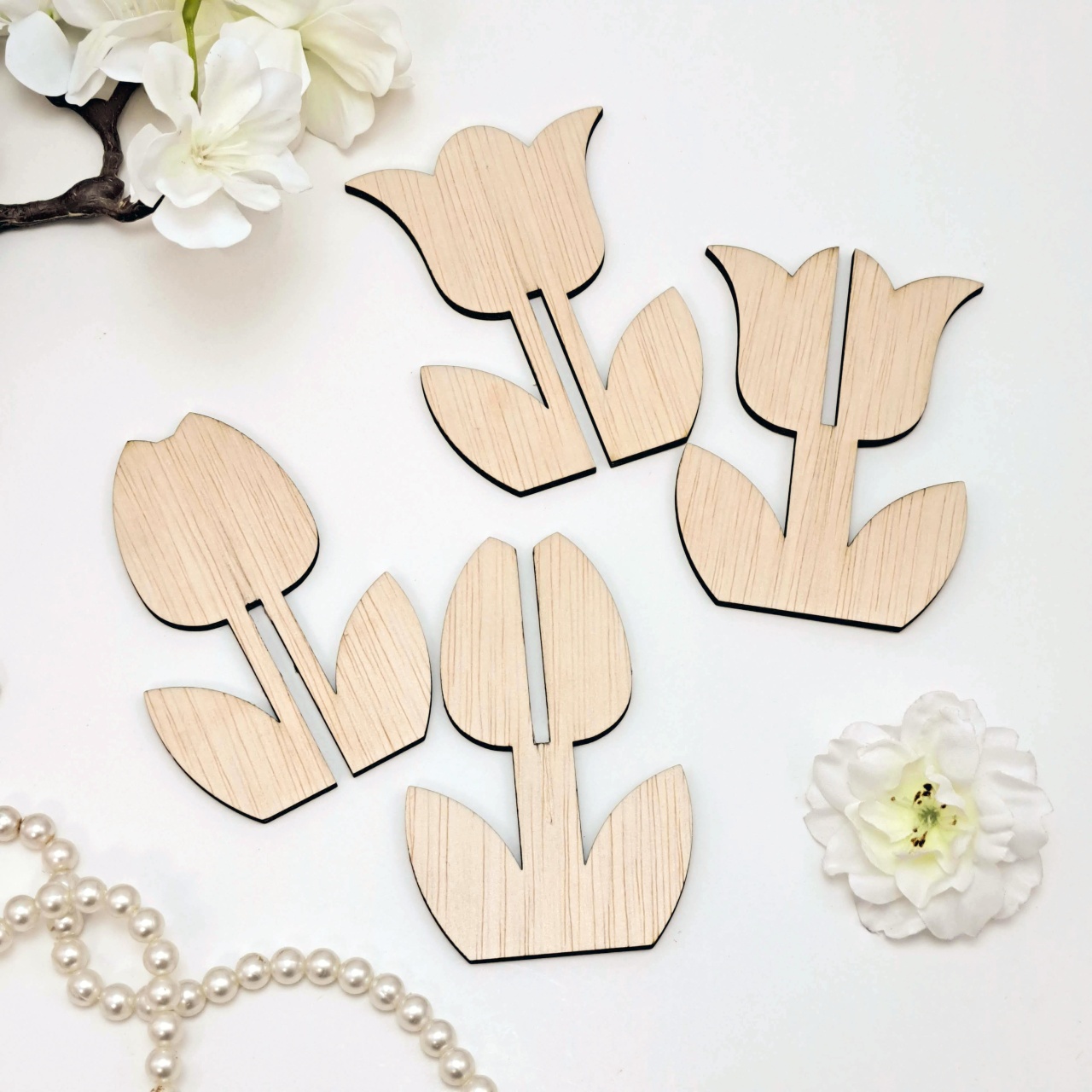 Lalea cu 4 frunze 3d, 7×10 cm, placaj cu finisaj natural