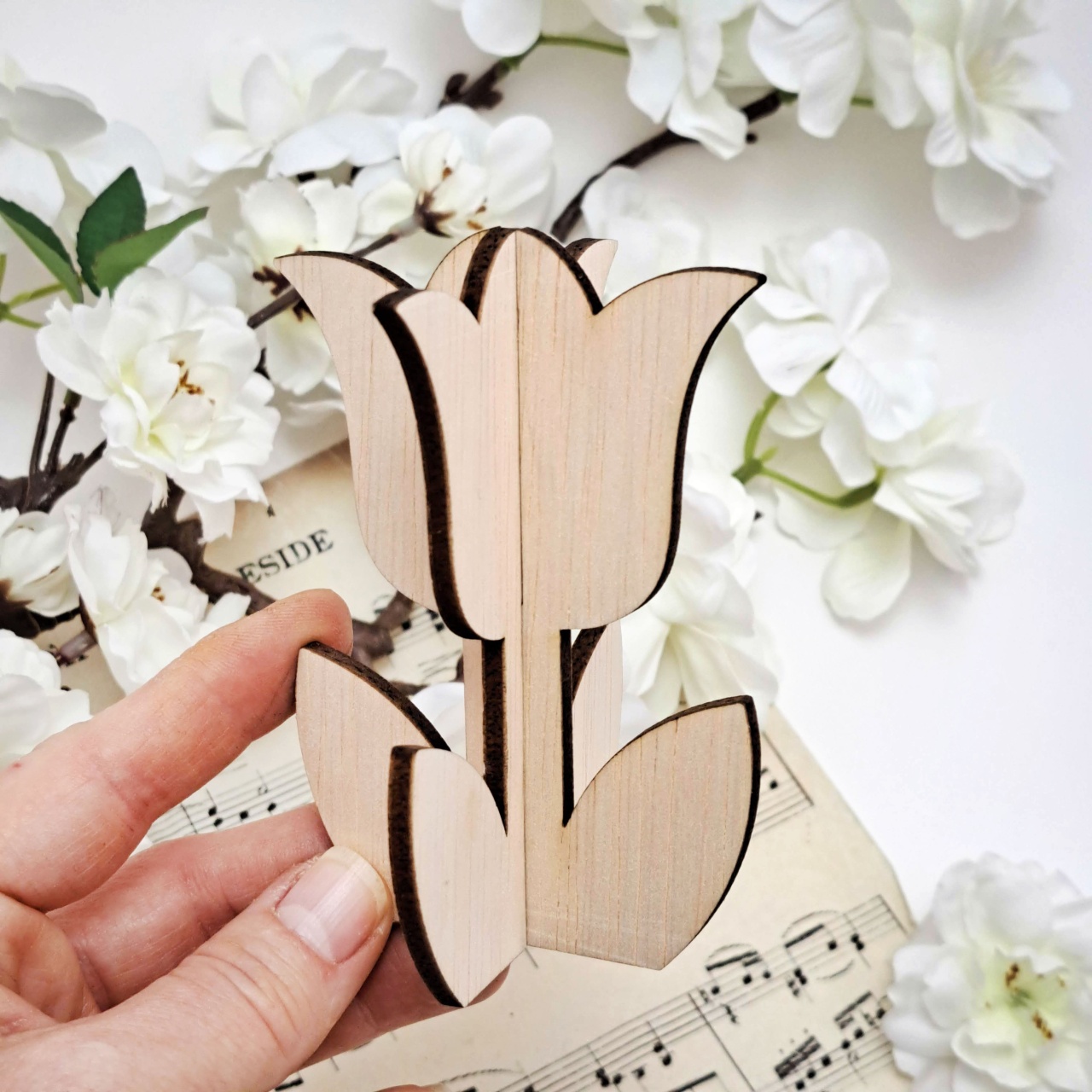 Lalea cu 4 frunze 3d, 7×10 cm, placaj cu finisaj natural